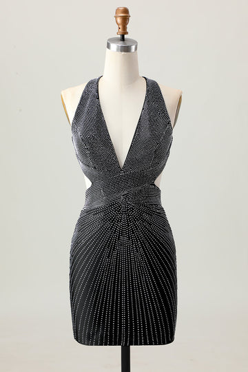 sukienka z dekoltem w serek i koralikami